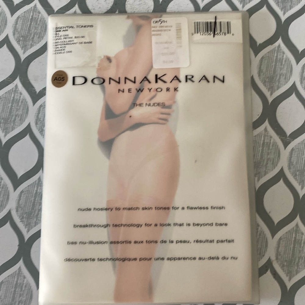 NWT Donna Karen ESSENTIAL TONER HOSERY. Color A05 size Tall